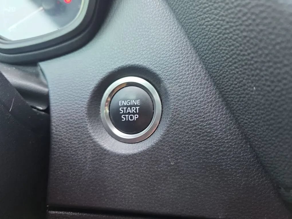 Used 2025 Toyota Corolla SE FWD image 30