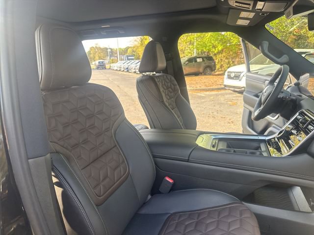 New 2026 Nissan Armada Platinum image 10