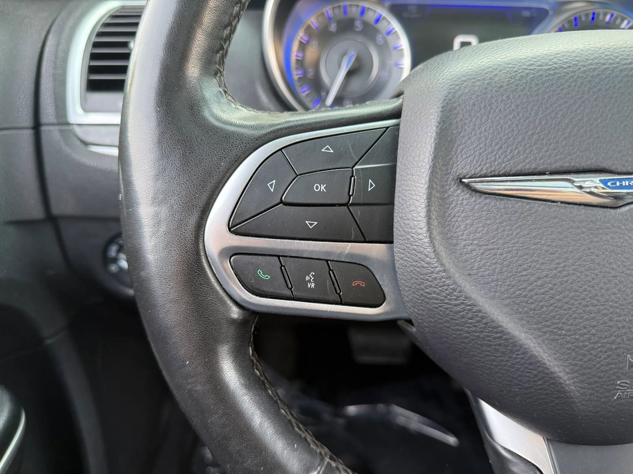 Used 2020 Chrysler 300 Limited image 19