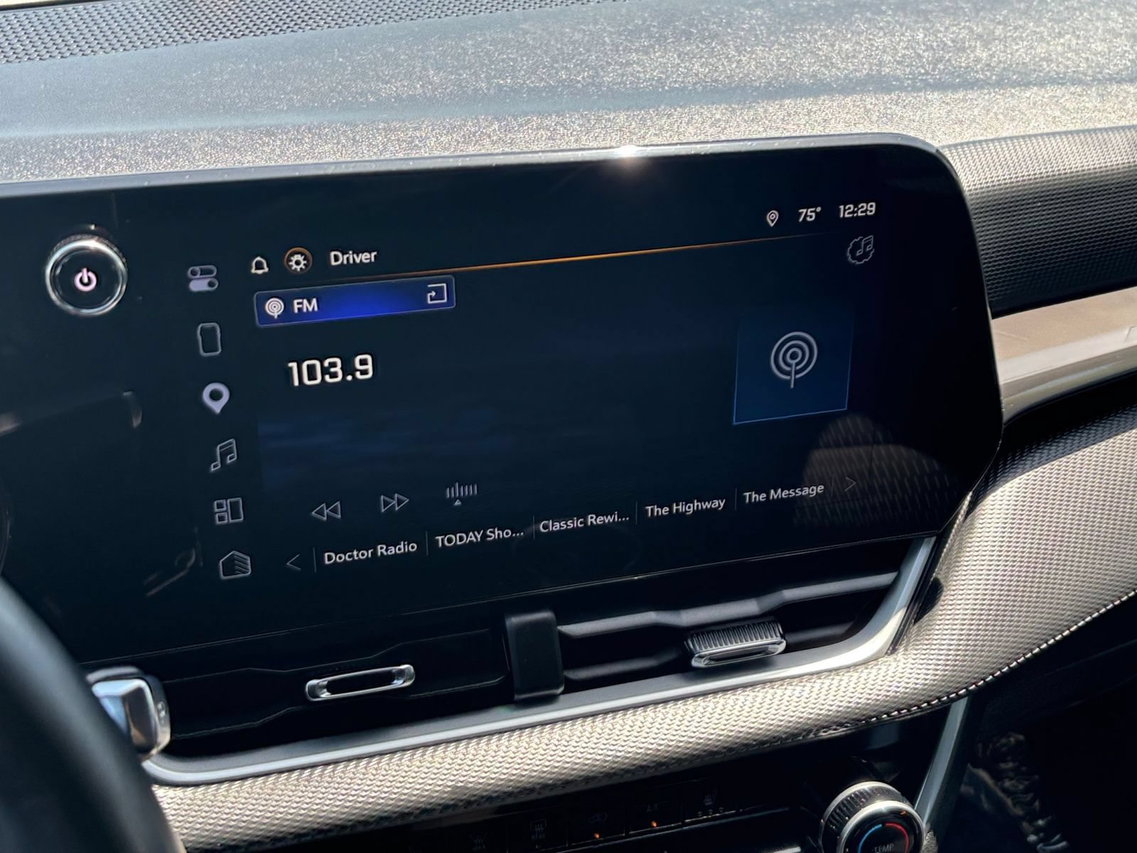 Used 2025 Chevrolet Equinox LT AWD/4WD image 16