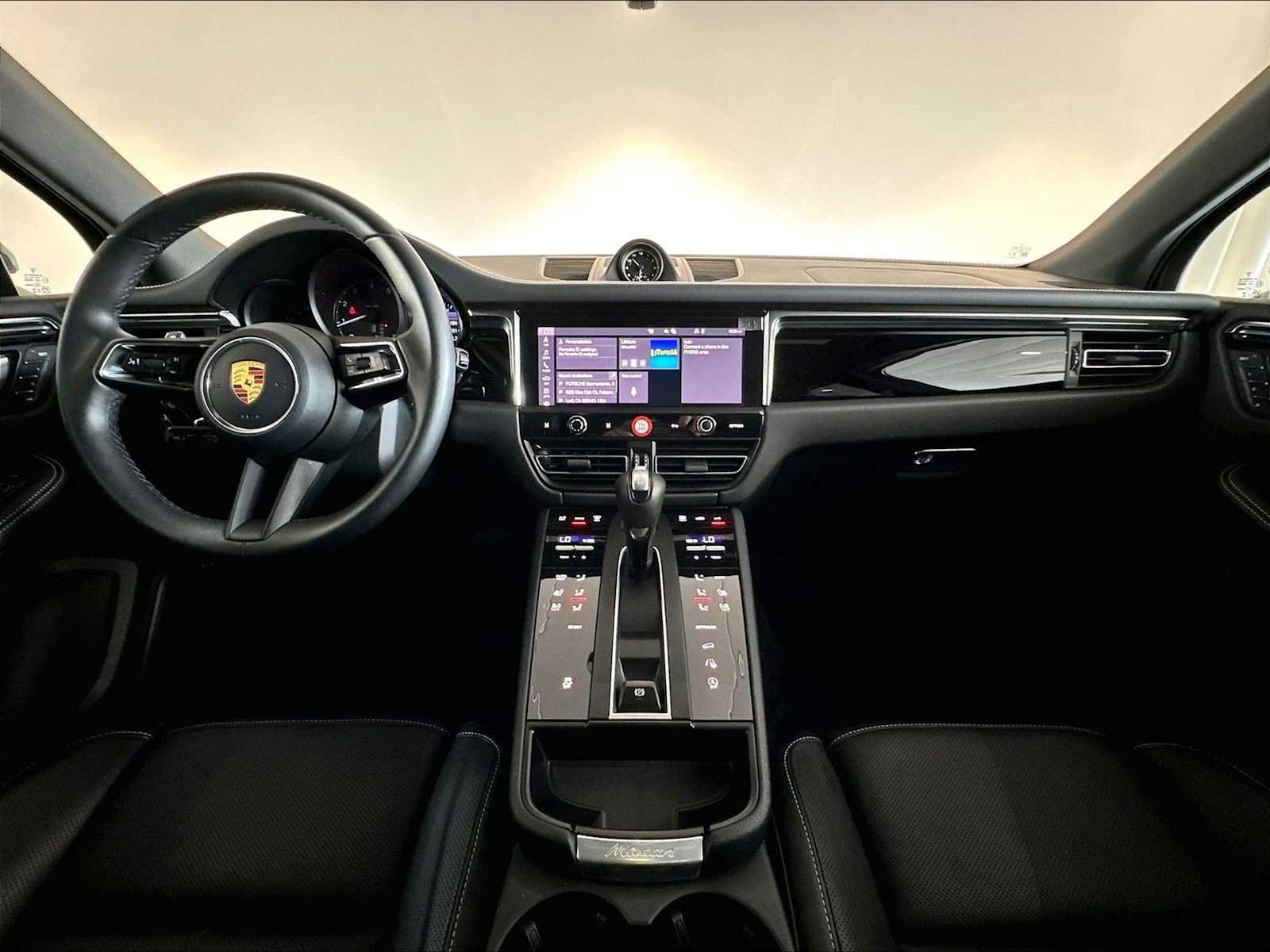 Used 2026 Porsche Macan AWD/4WD image 17