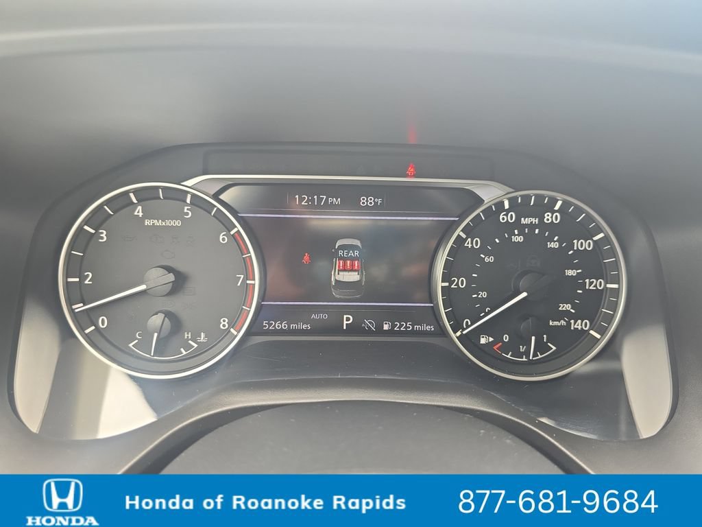 Used 2024 Nissan Rogue SV AWD/4WD image 14