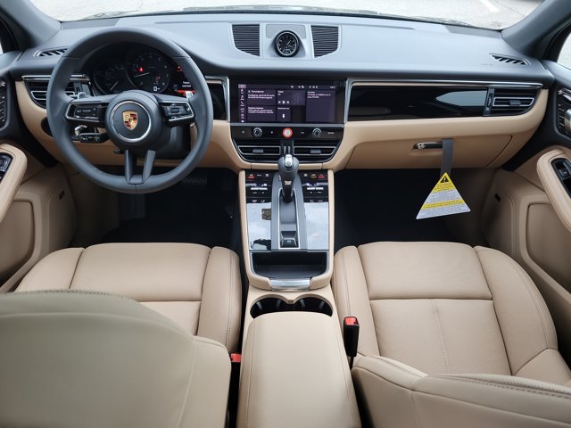 Used 2026 Porsche Macan AWD/4WD image 16