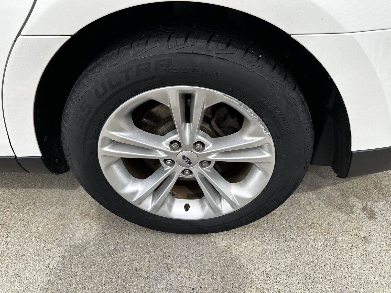 Used 2014 Ford Taurus SEL w/ Equipment Group 201A image 23