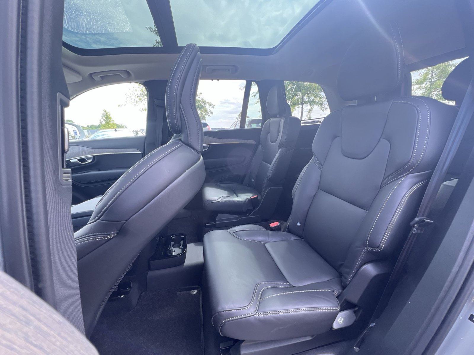 Used 2024 Volvo XC90 B6 Ultimate AWD/4WD image 25