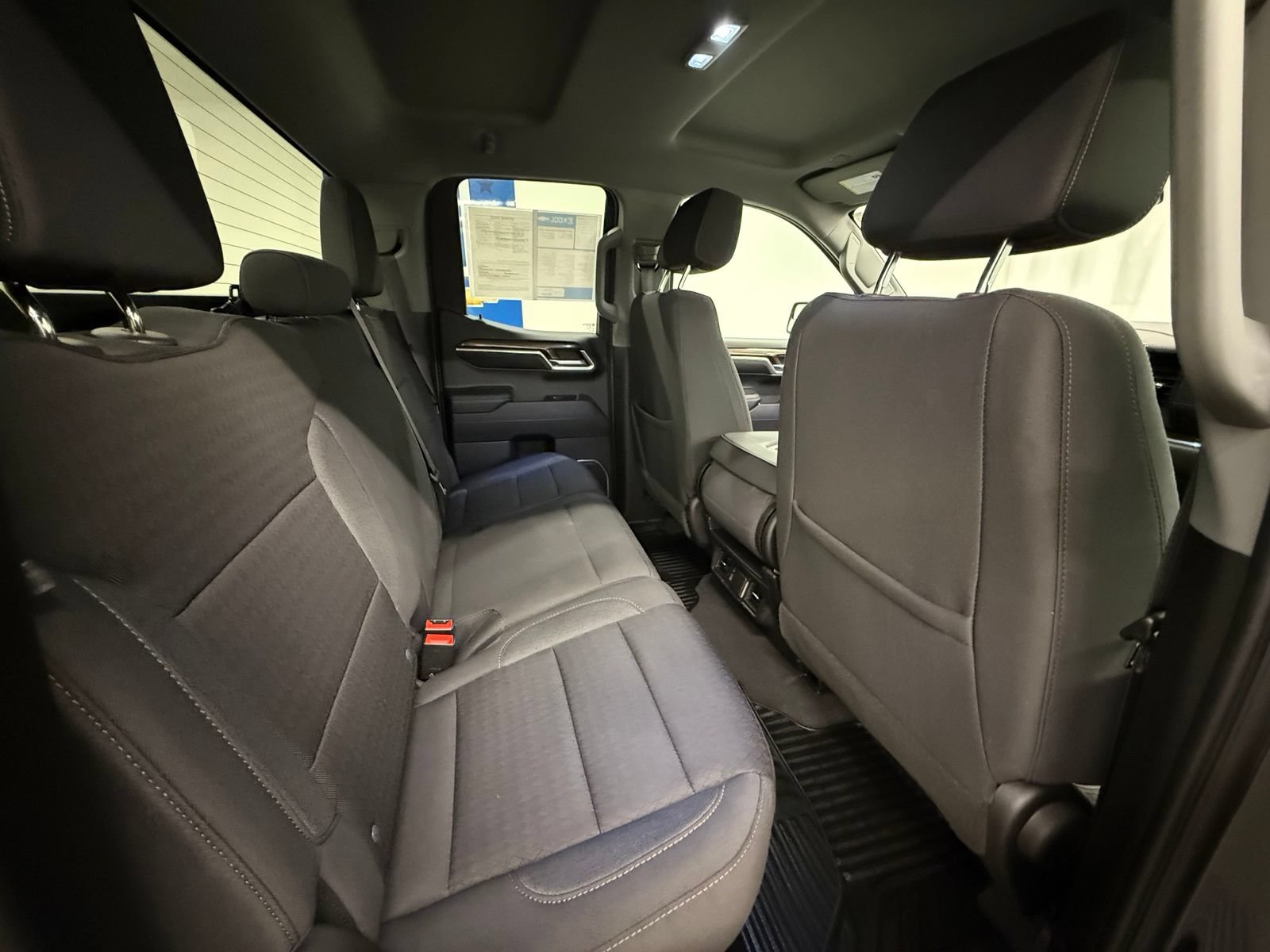 Used 2023 Chevrolet Silverado 1500 LT AWD/4WD image 6