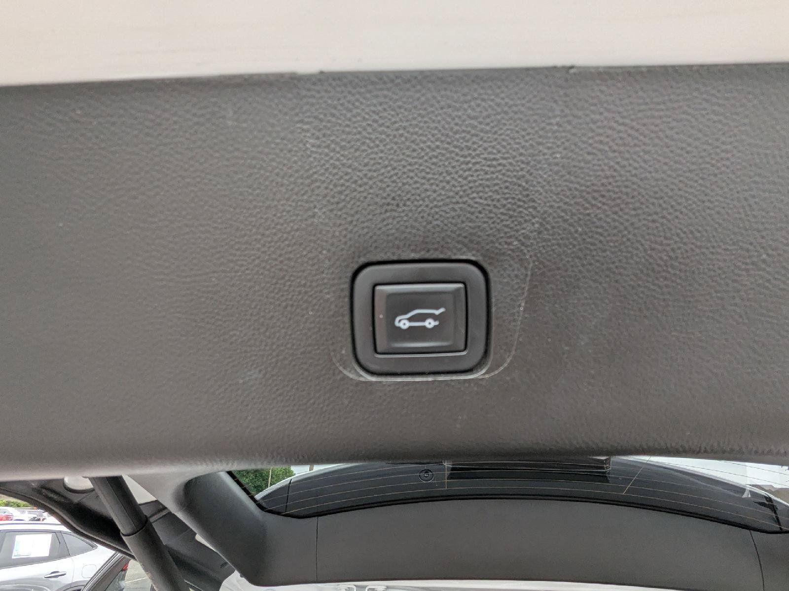 Used 2021 Chevrolet Traverse RS AWD/4WD image 29