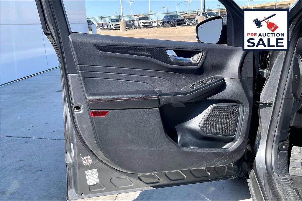 Used 2025 Ford Escape ST-Line AWD/4WD image 23