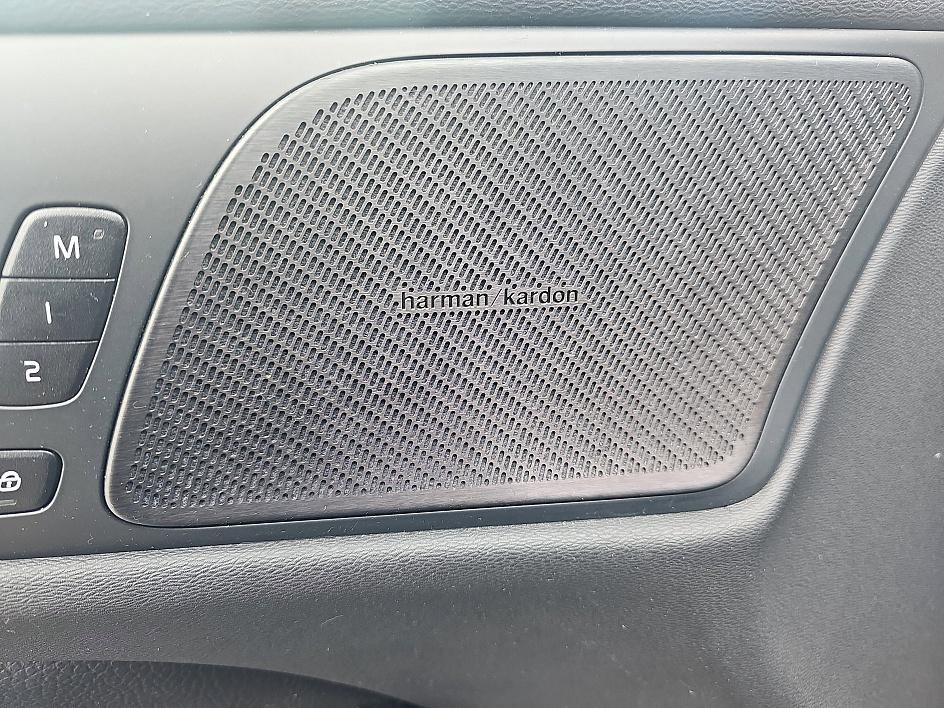 Used 2020 Volvo S60 T6 Inscription image 14