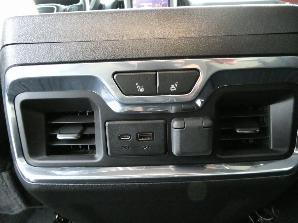 Used 2023 GMC Sierra 3500 Denali w/ Denali Ultimate Package image 21
