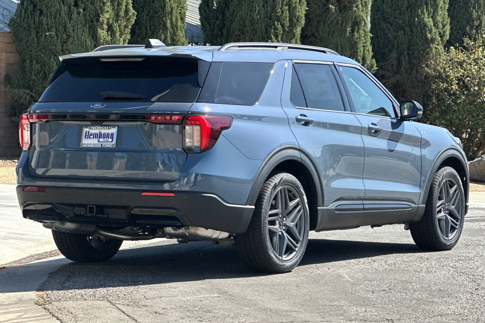 New 2026 Ford Explorer ST-Line w/ ST-Line Street Pack RWD image 4
