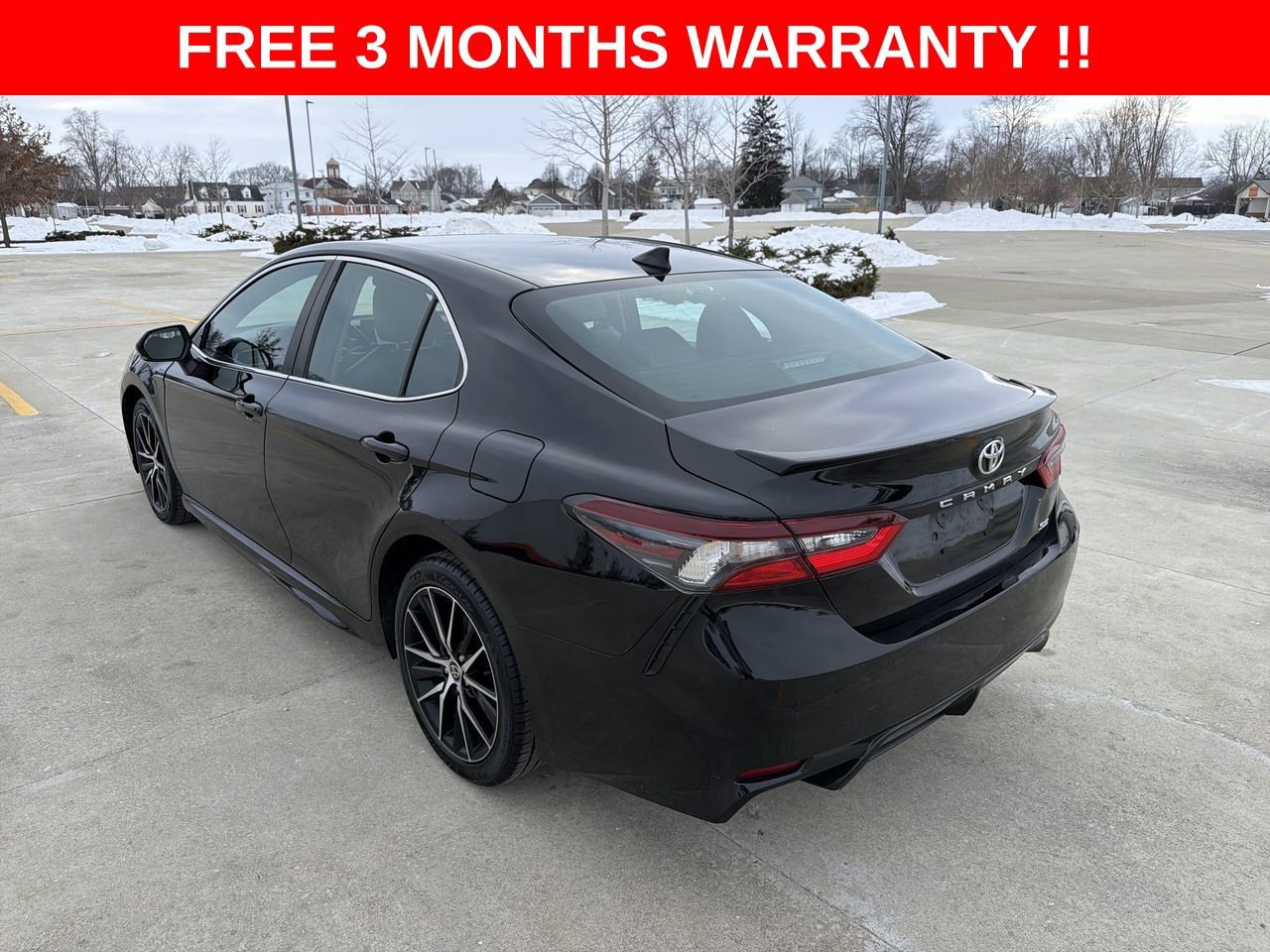 Used 2022 Toyota Camry SE FWD image 27