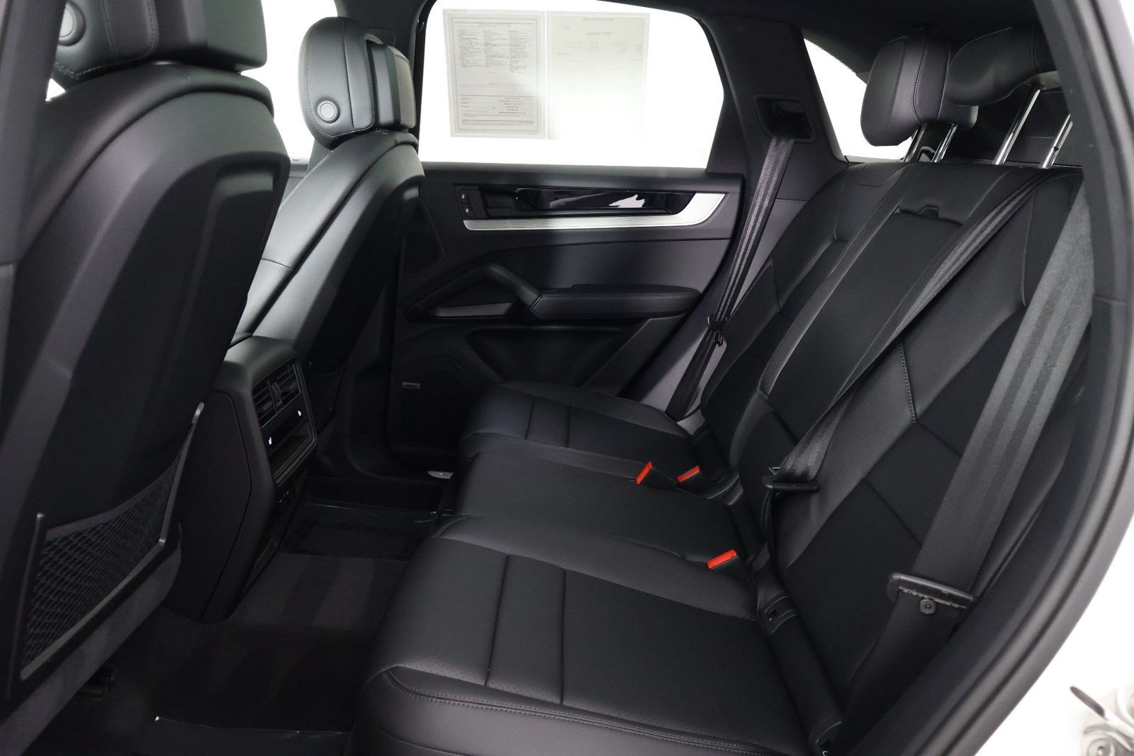 Certified 2026 Porsche Cayenne AWD/4WD image 33