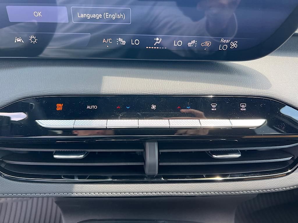 New 2025 Buick Enclave Sport Touring w/ Power Package image 24