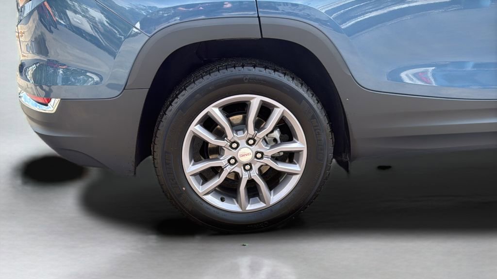Used 2024 GMC Terrain SLT image 16