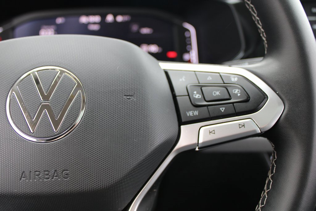 Certified 2022 Volkswagen Taos SEL image 12