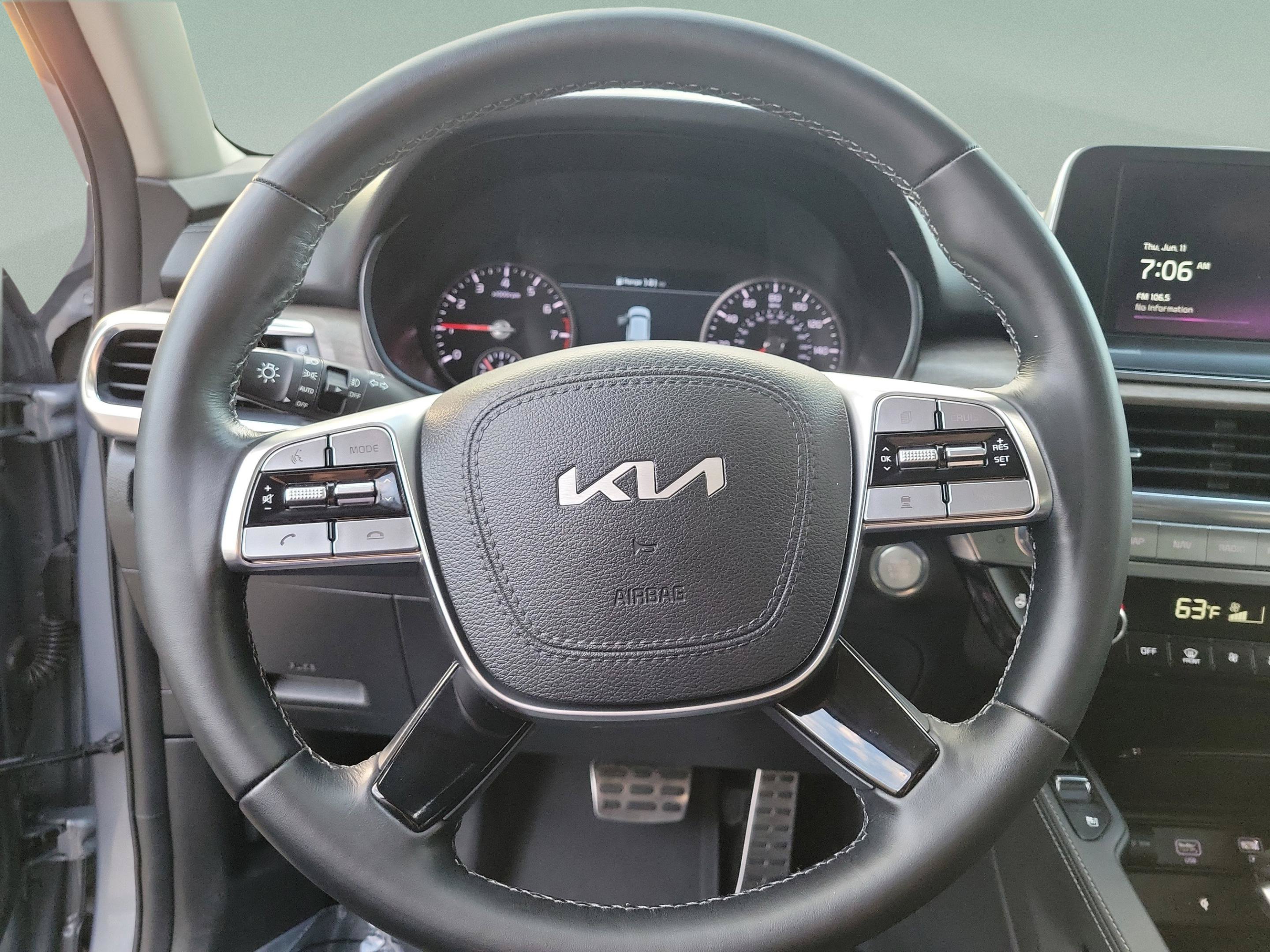 Certified 2022 Kia Telluride SX w/ Nightfall Edition Package AWD/4WD image 18
