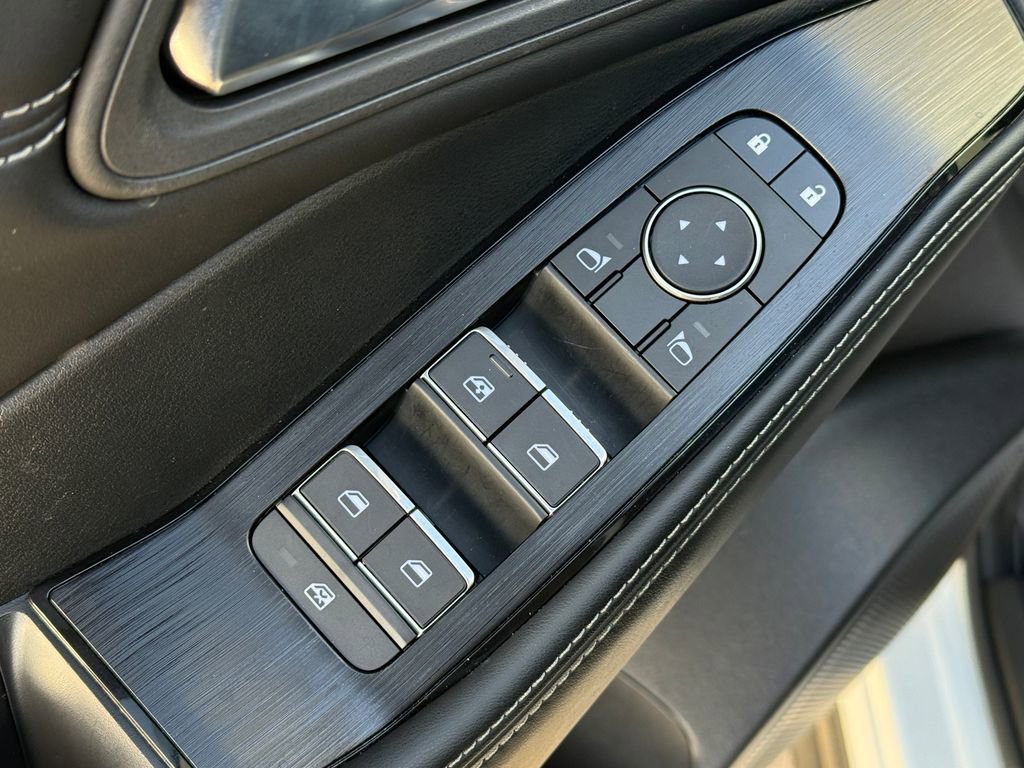 Used 2025 Nissan Rogue SL image 19