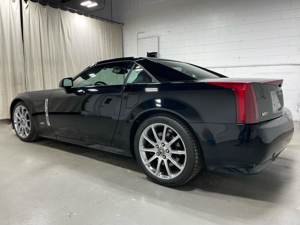 Used 2009 Cadillac XLR V RWD image 5