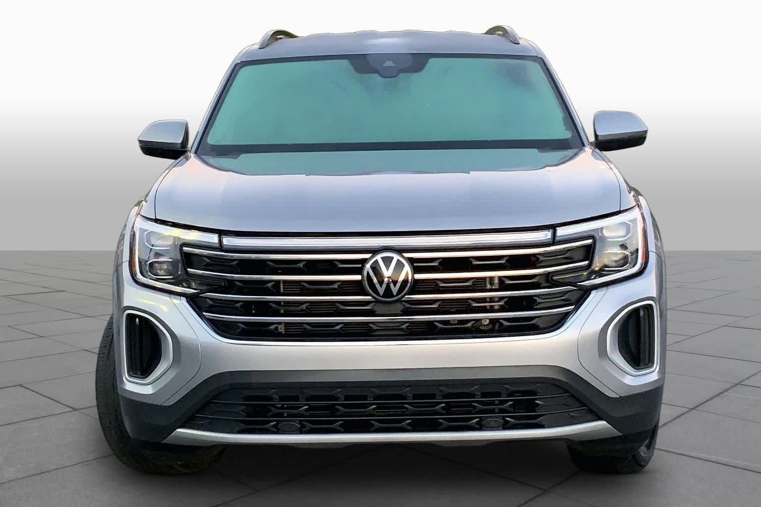 Used 2024 Volkswagen Atlas SE FWD image 4