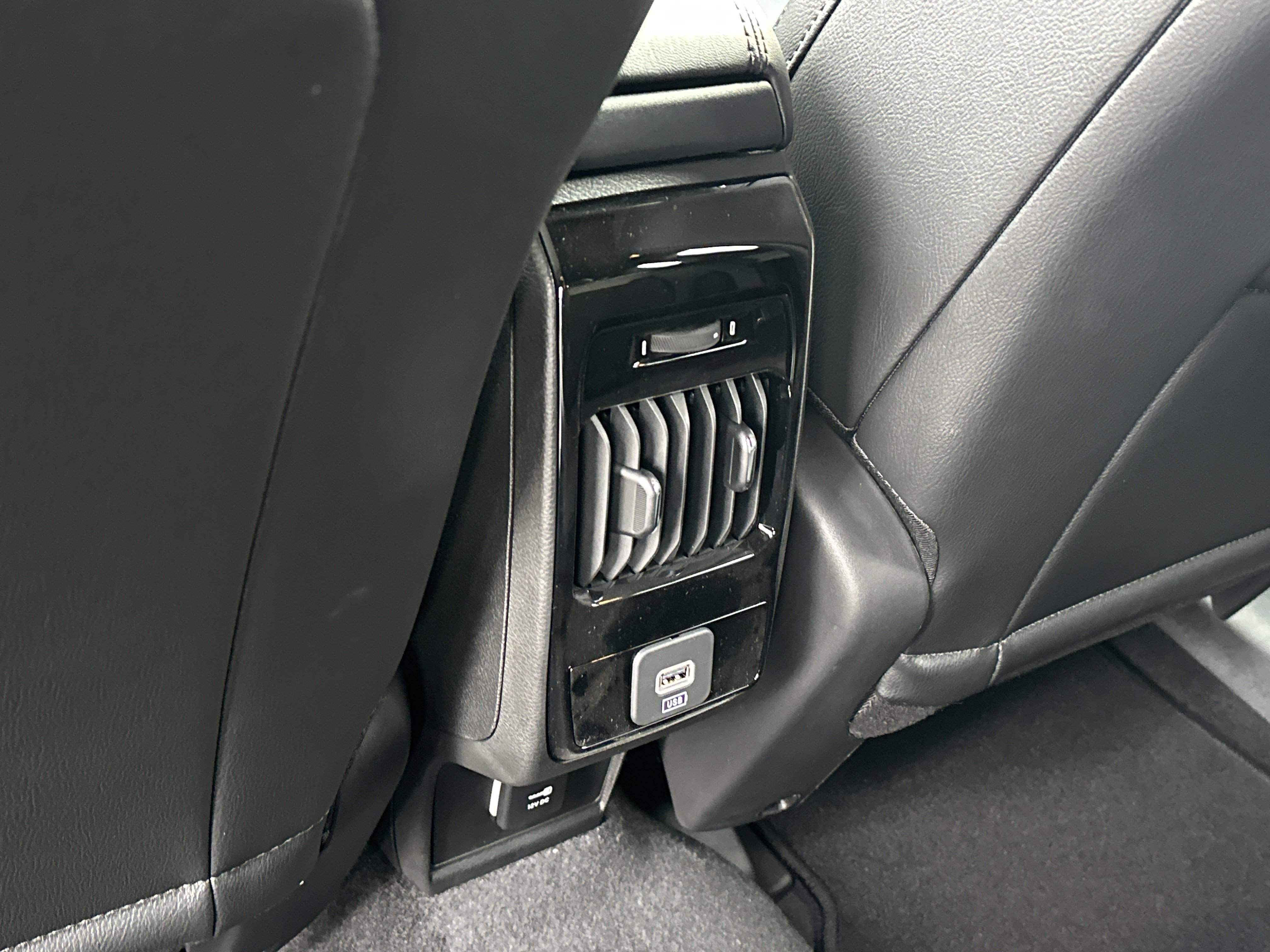 New 2026 Jeep Compass Latitude image 13