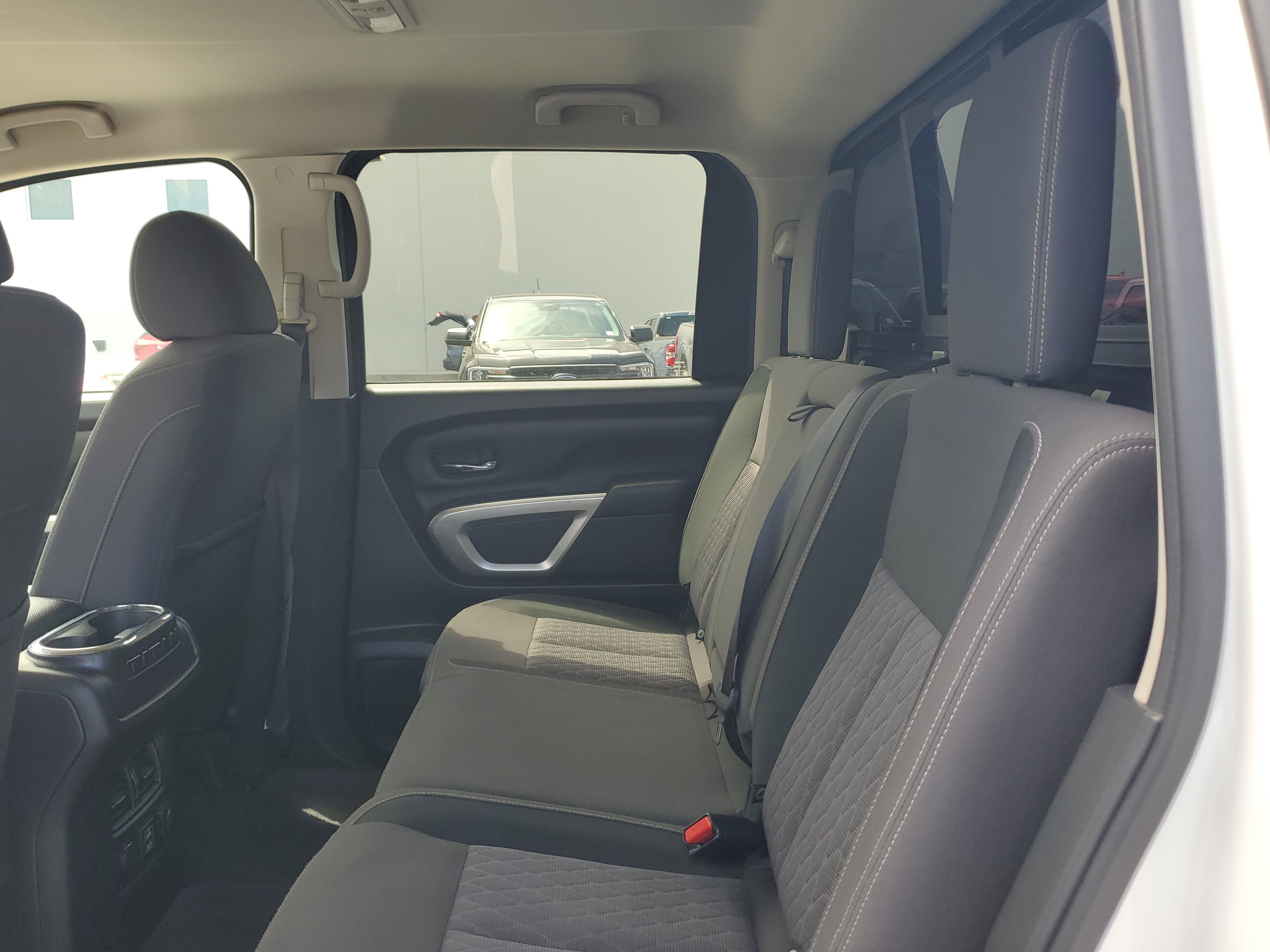 Used 2021 Nissan Titan SV w/ SV Convenience Package image 14