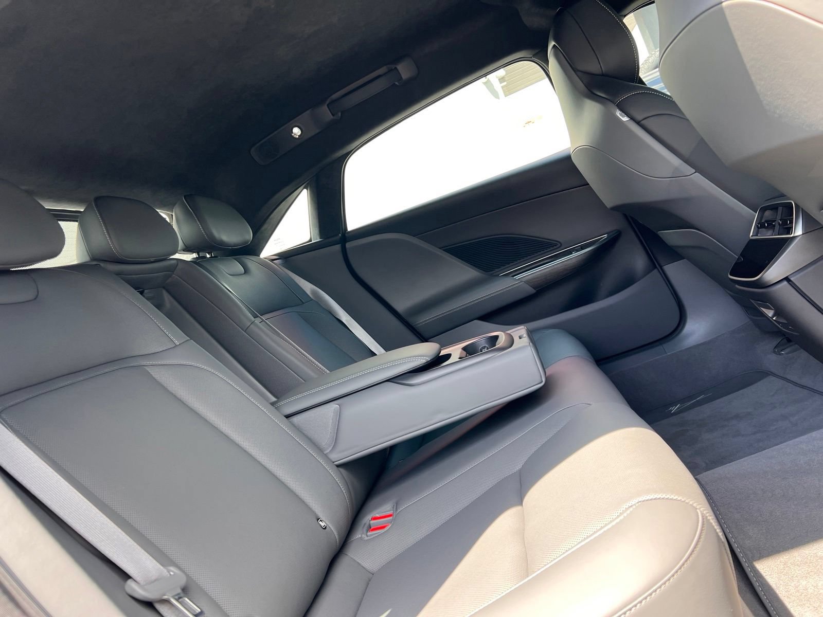 Used 2024 Lucid Air Touring AWD/4WD image 65