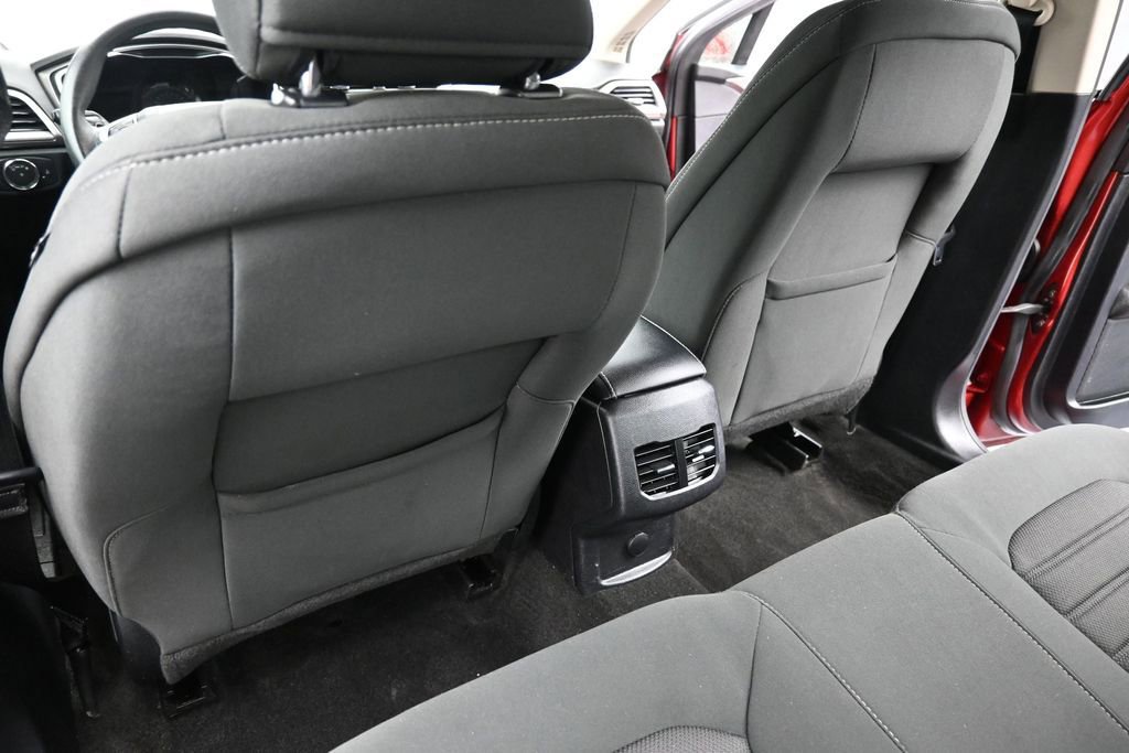 Used 2019 Ford Fusion SE FWD image 26