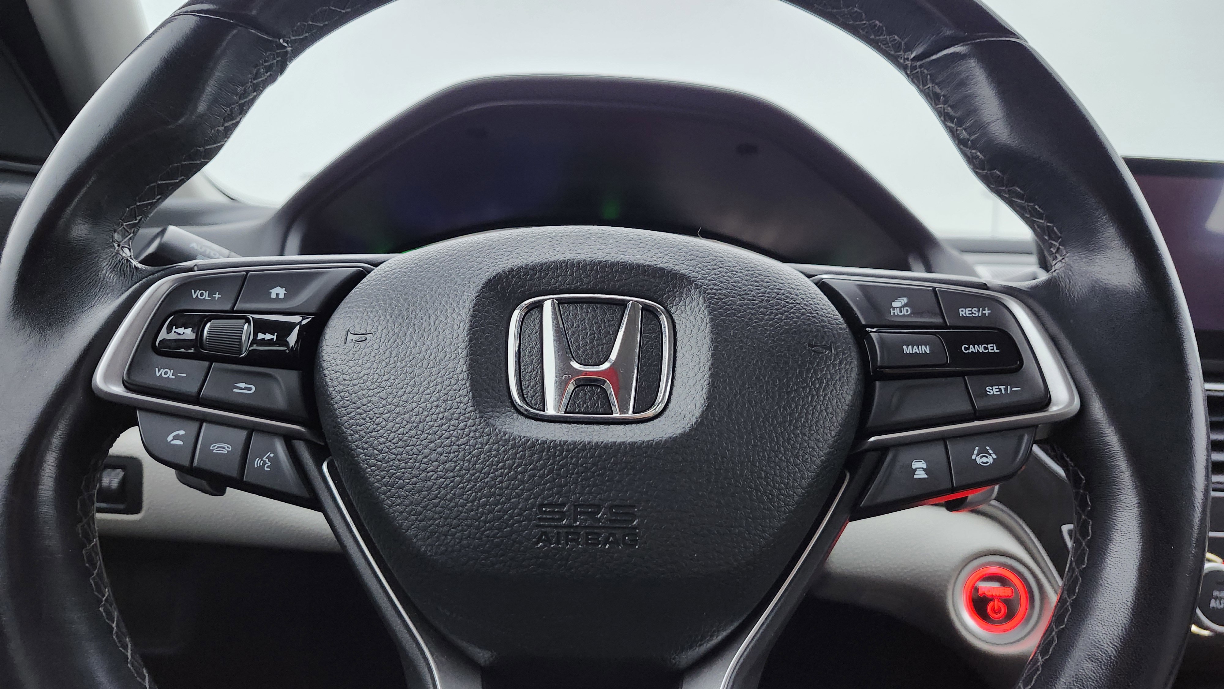 Used 2020 Honda Accord Touring image 32
