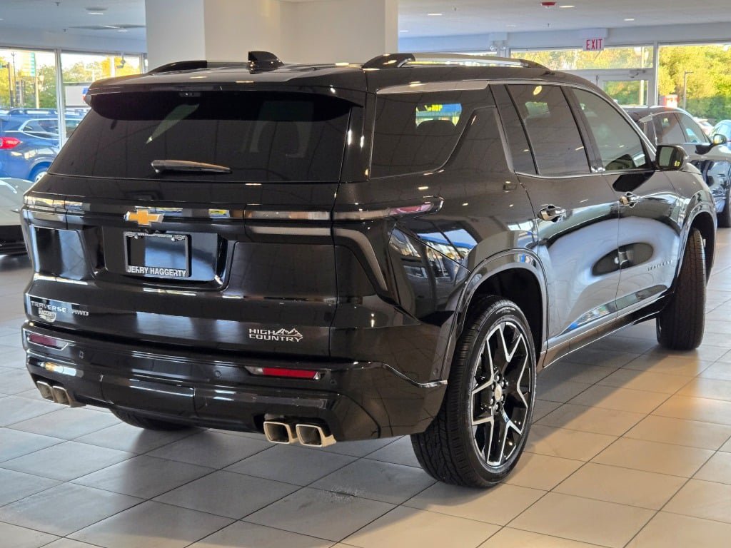 Used 2026 Chevrolet Traverse High Country w/ LPO, Floor Liner Package AWD/4WD image 12