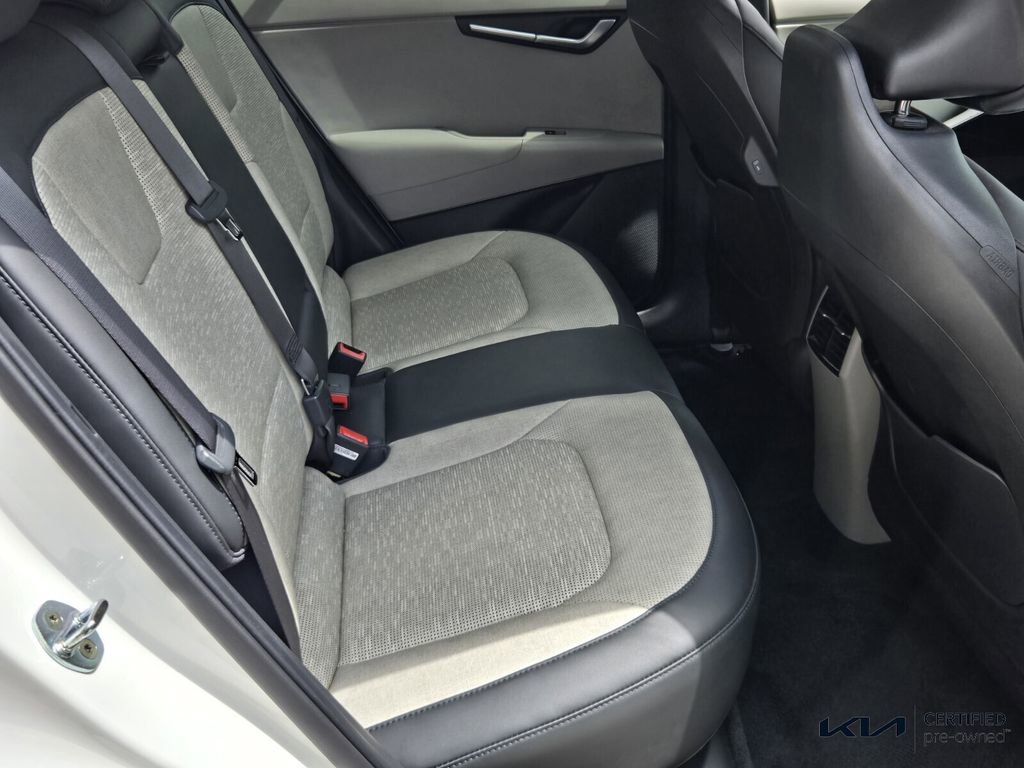 Certified 2023 Kia Niro Wave FWD image 17