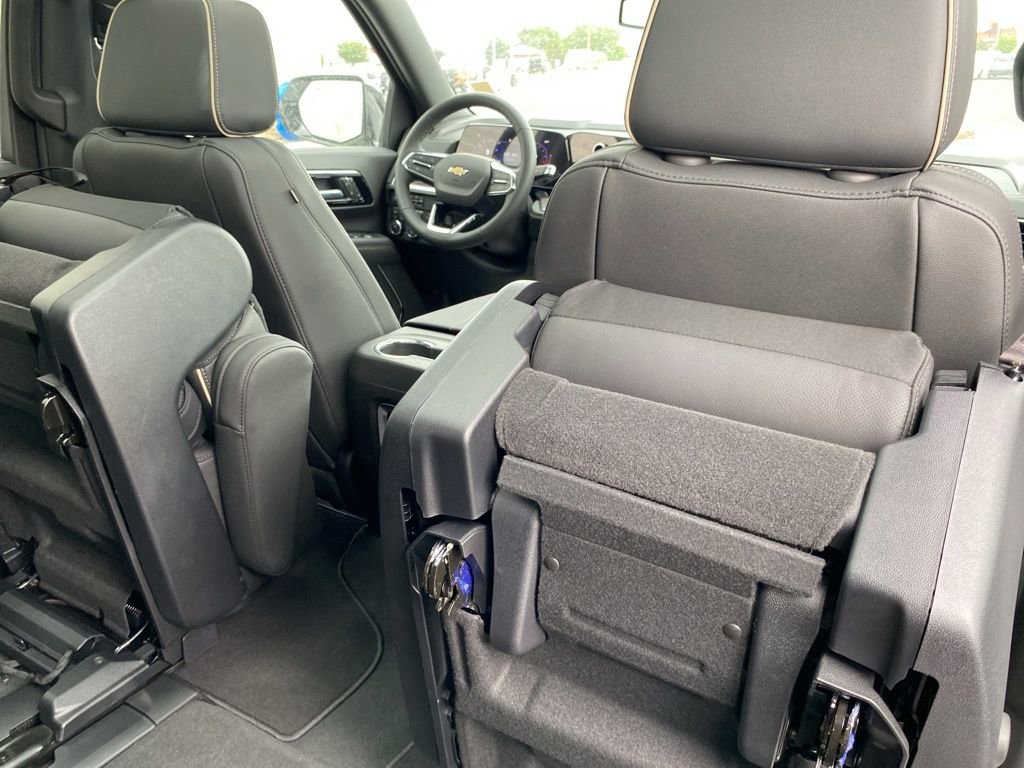 New 2025 Chevrolet Suburban Premier image 37