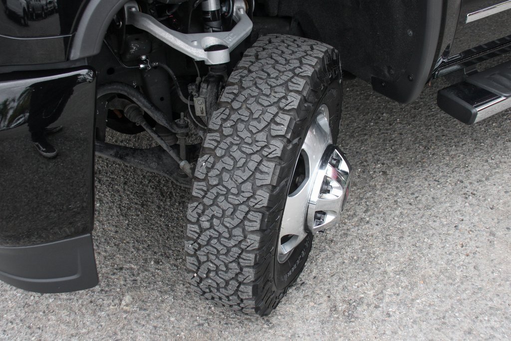 Used 2018 GMC Sierra 3500 Denali w/ Duramax Plus Package image 40