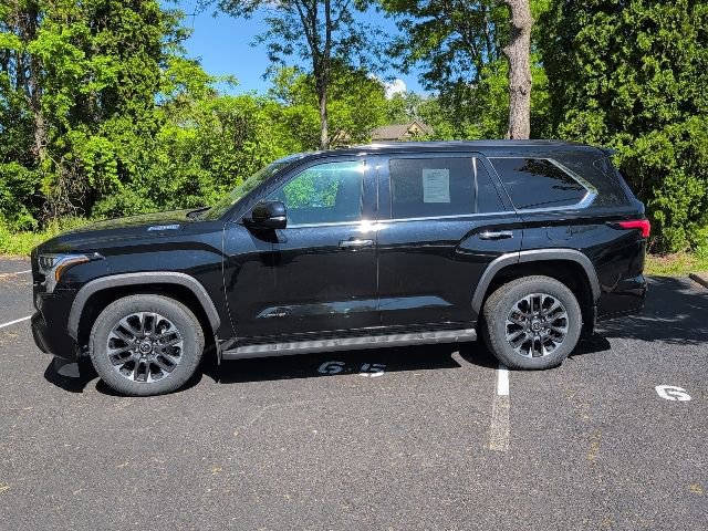 Used 2023 Toyota Sequoia Limited w/ Tow Technology Package AWD/4WD image 8