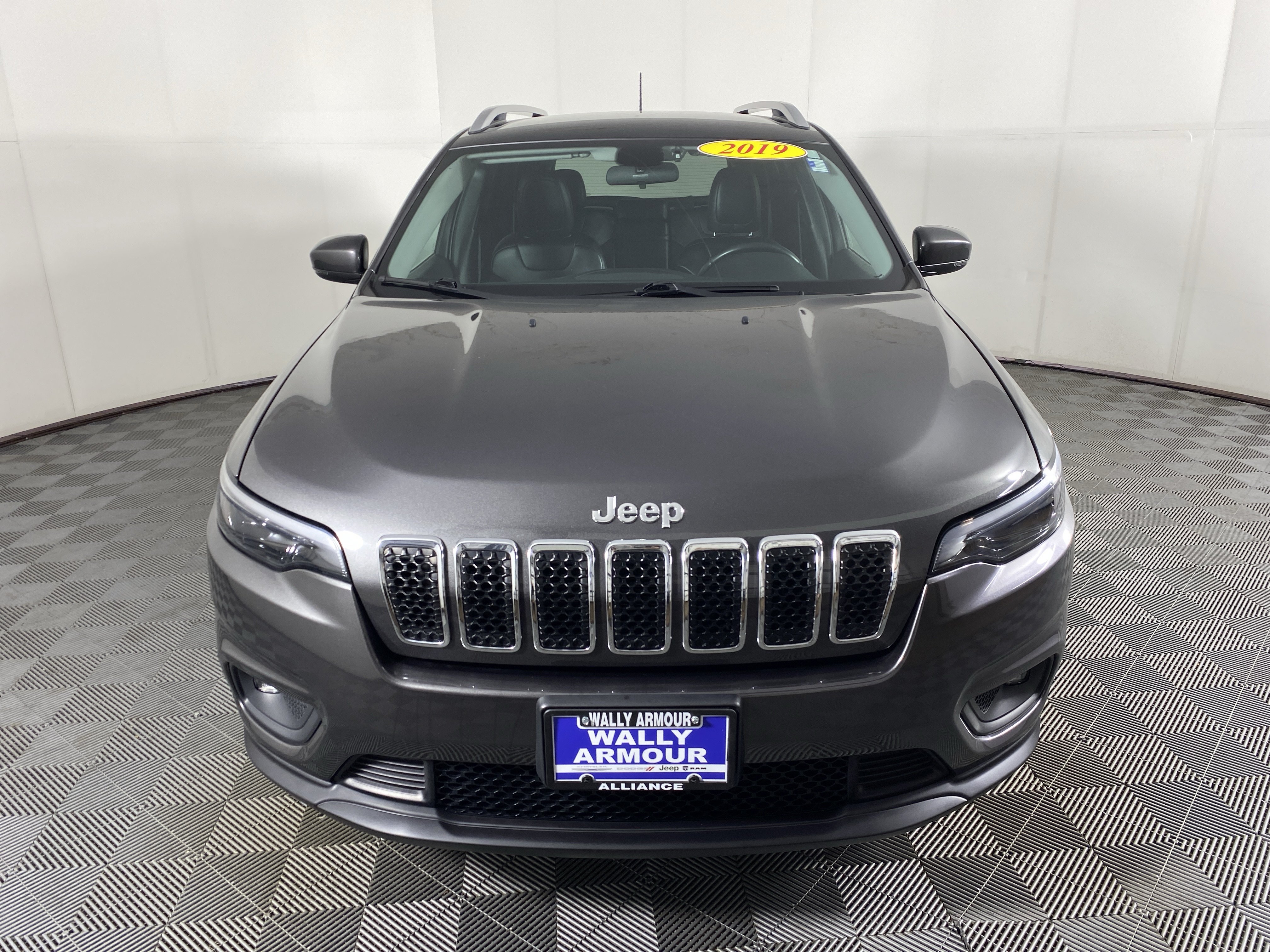 Used 2019 Jeep Cherokee Latitude Plus AWD/4WD image 10