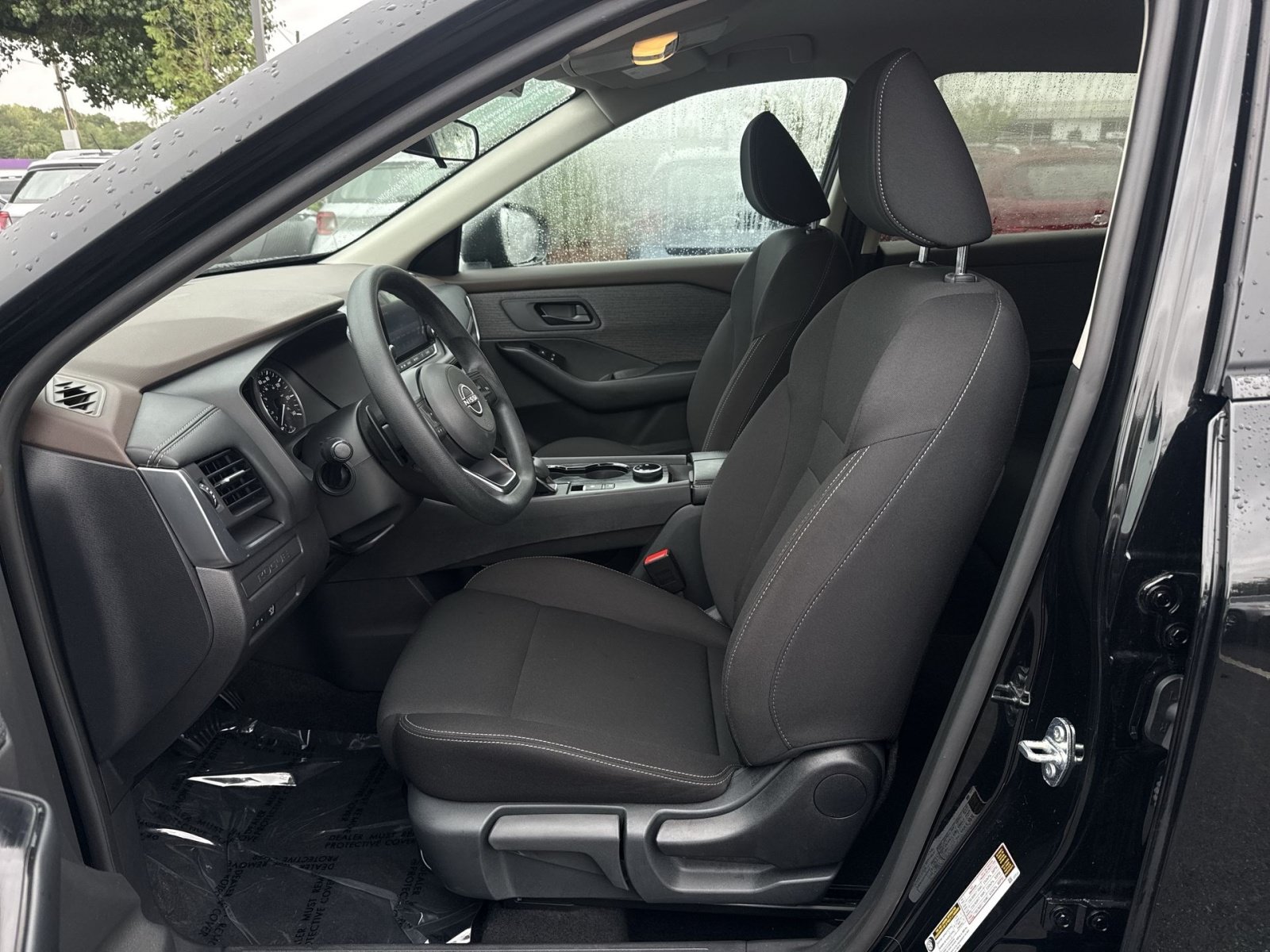 Used 2023 Nissan Rogue S AWD/4WD image 13