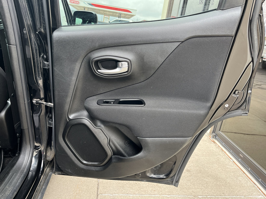 Used 2020 Jeep Renegade Sport image 9