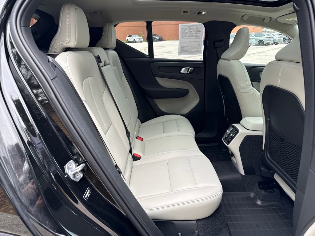 Used 2021 Volvo XC40 T5 Inscription w/ Advanced Package image 23