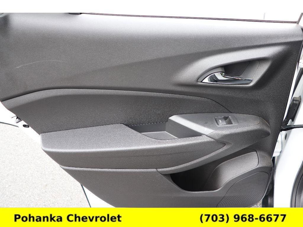 Used 2024 Chevrolet Trax LS w/ LS Convenience Package FWD image 25