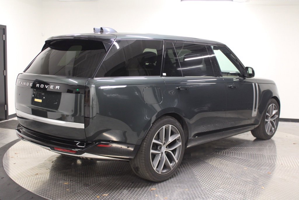 Used 2024 Land Rover Range Rover Long Wheelbase Autobiography image 8