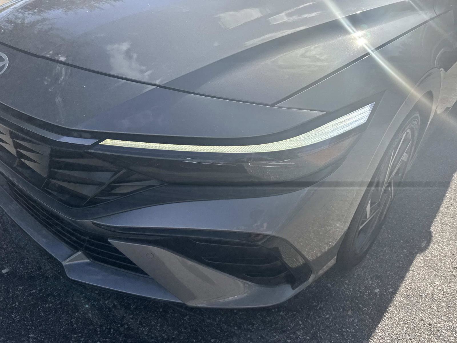 Used 2024 Hyundai Elantra Limited image 9