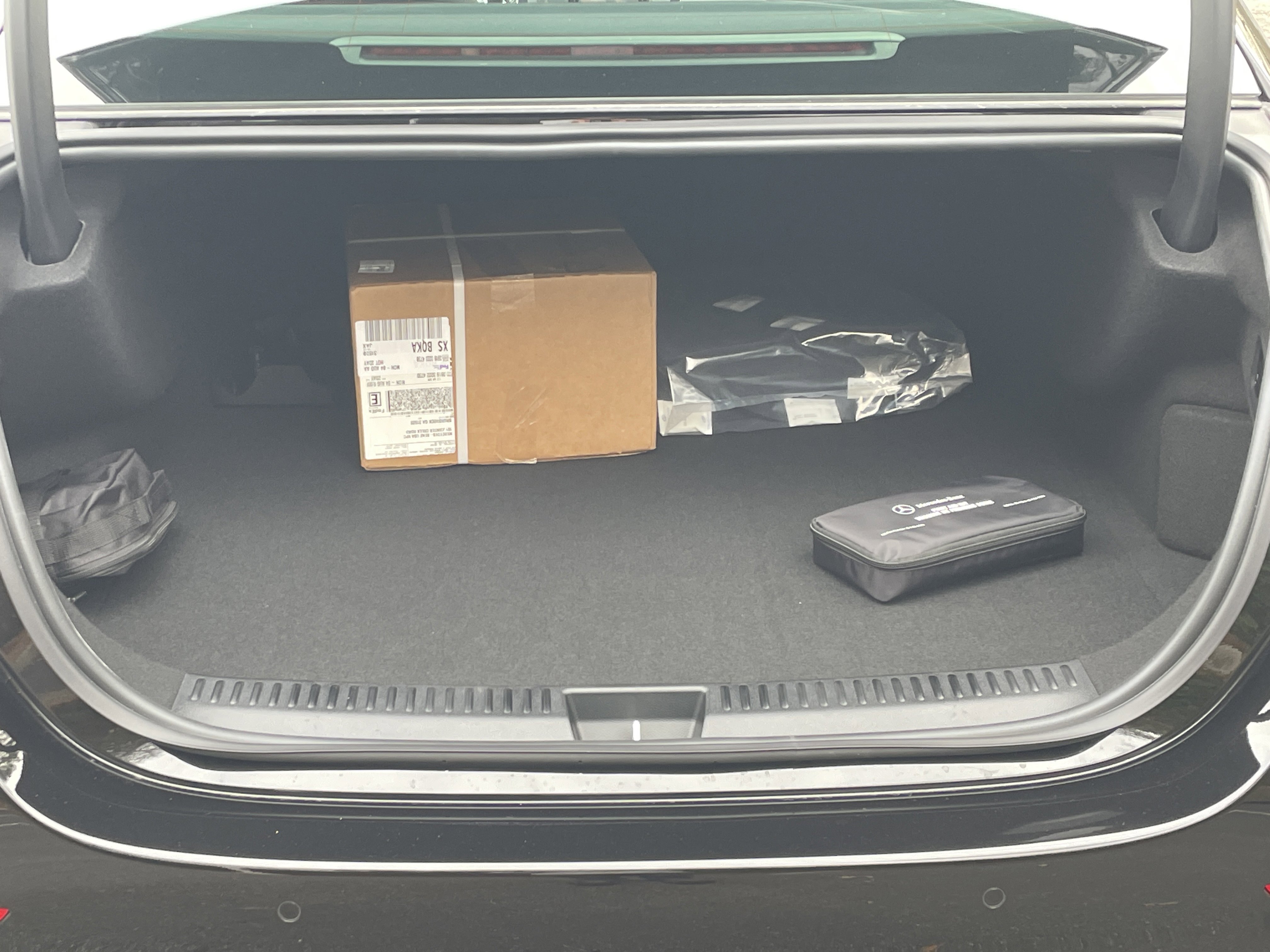 New 2026 Mercedes-Benz E 53 AMG e 4MATIC Sedan image 9