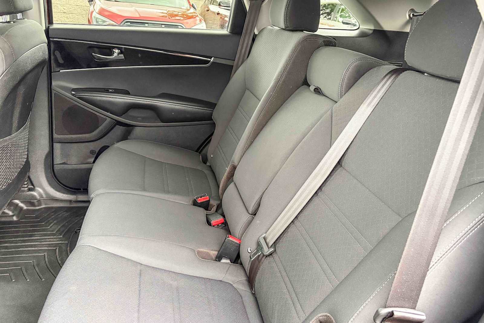 Used 2019 Kia Sorento LX image 17