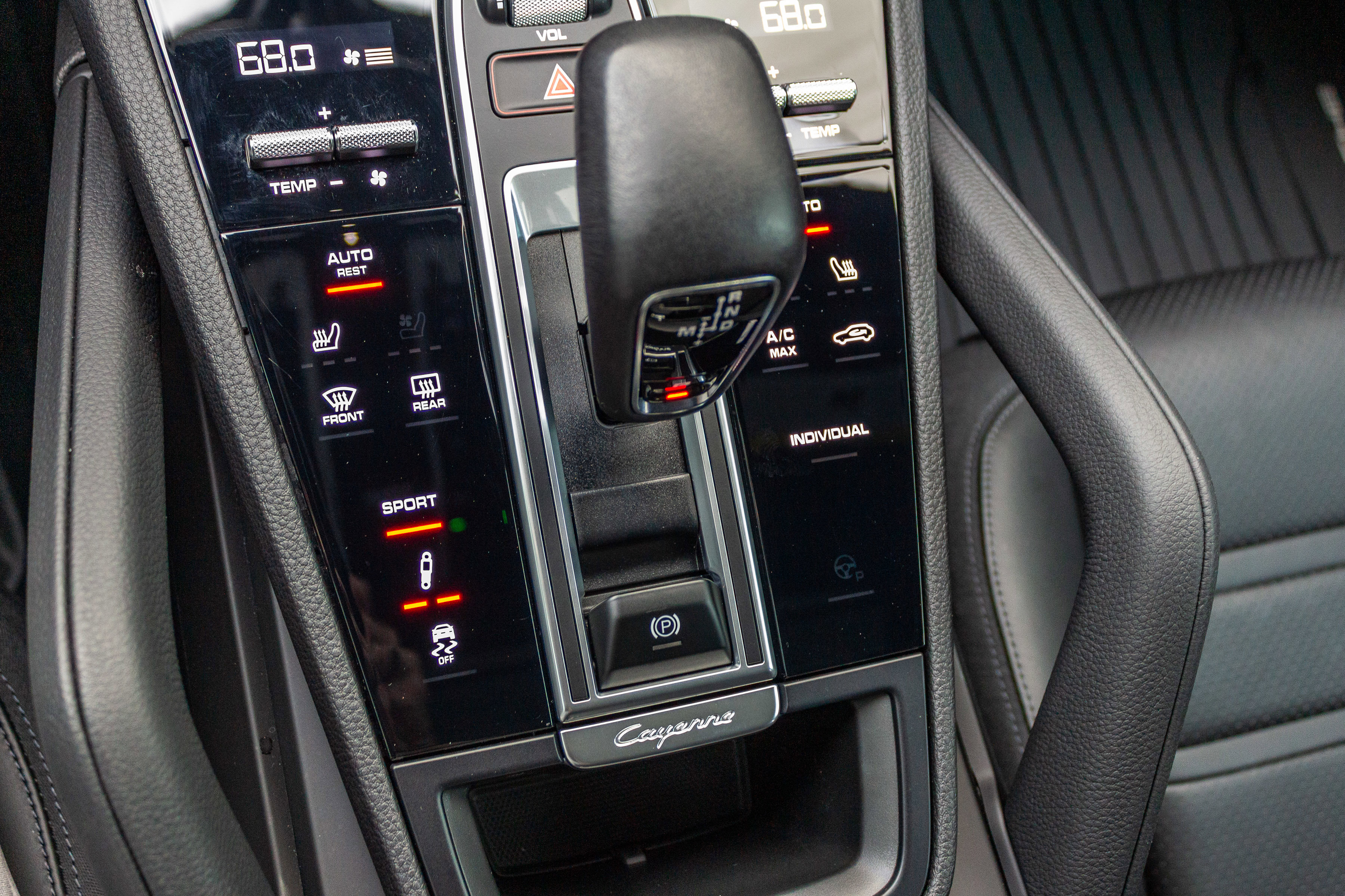 Used 2022 Porsche Cayenne S Platinum image 23