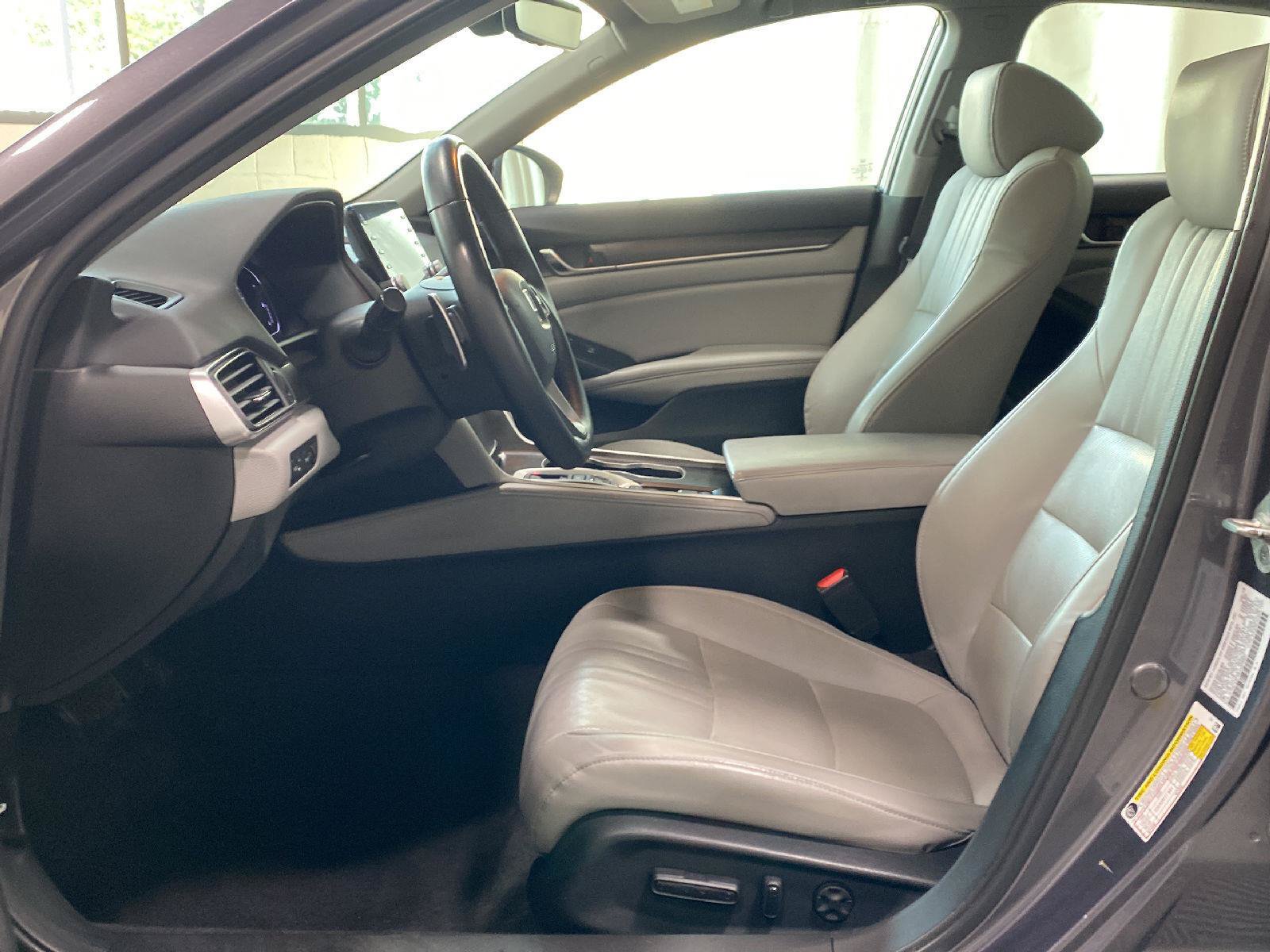 Used 2018 Honda Accord Touring image 19