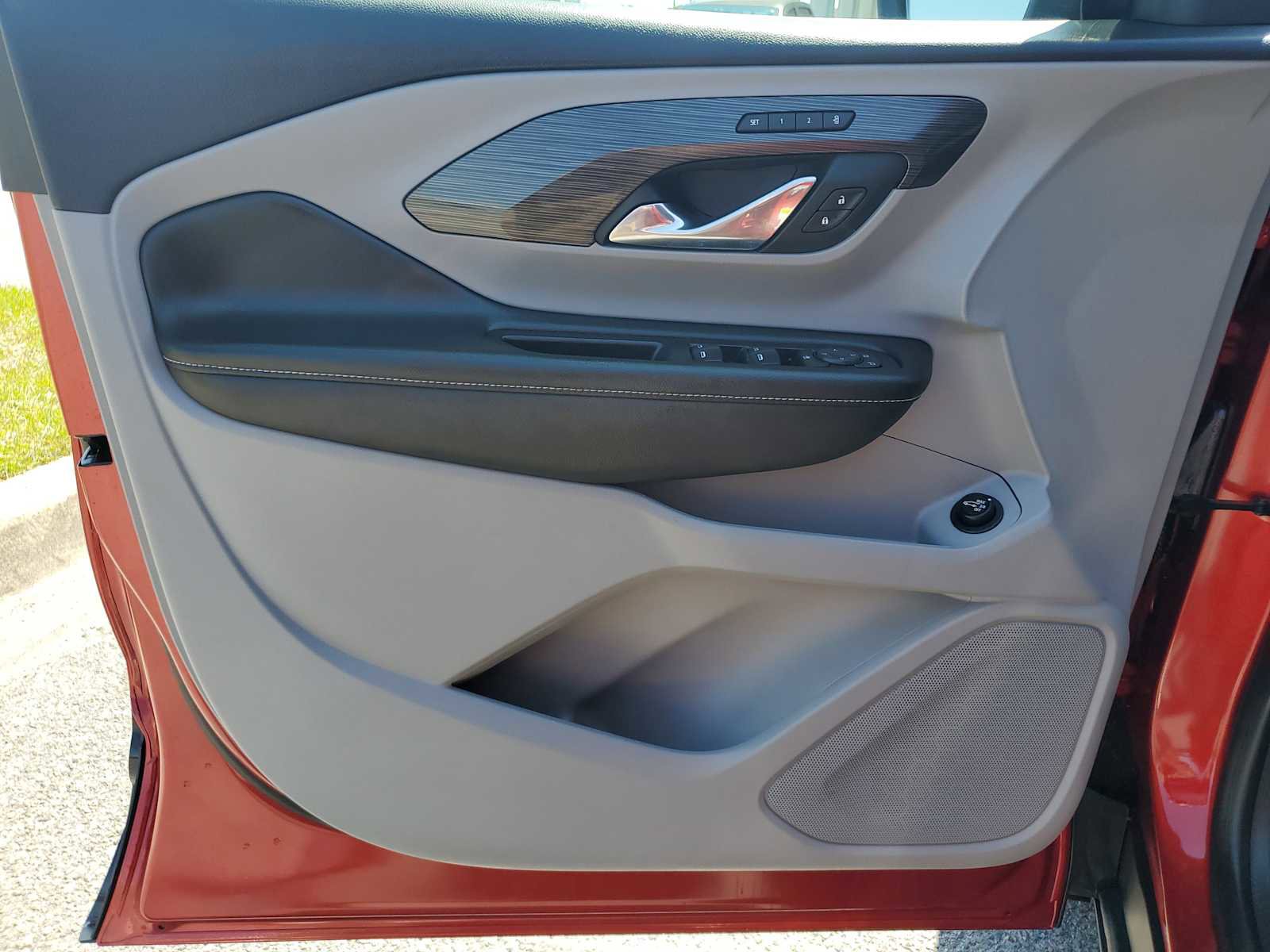 Certified 2024 GMC Terrain SLT w/ Tech Package image 15