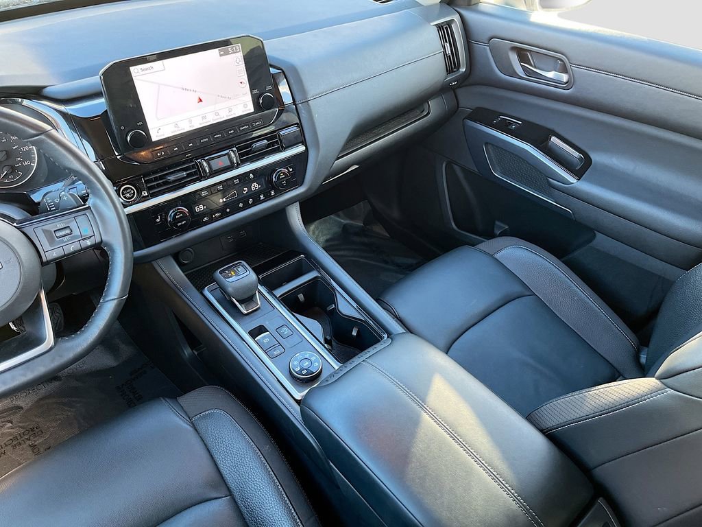 Used 2022 Nissan Pathfinder SL w/ SL Black Package image 23
