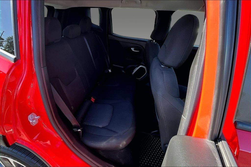 Used 2017 Jeep Renegade Latitude w/ Cold Weather Group AWD/4WD image 16
