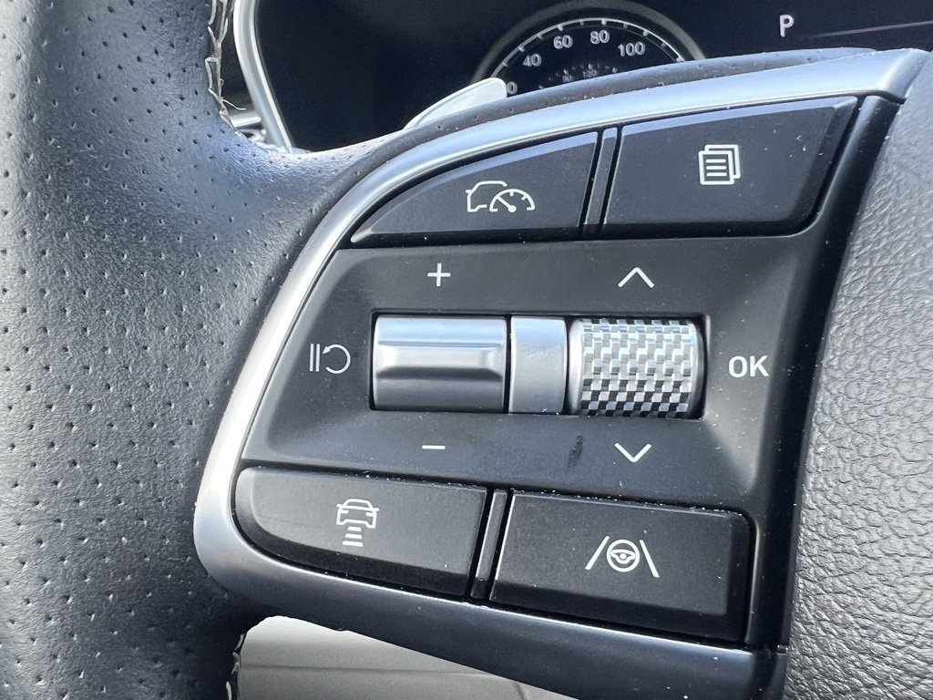 Used 2025 Genesis G70 2.5T image 28