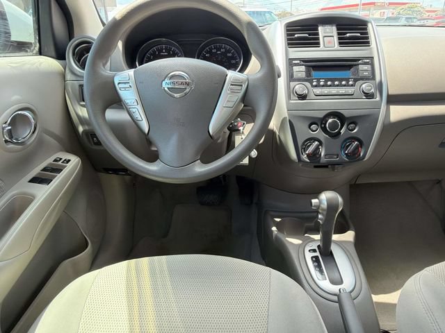 Used 2015 Nissan Versa SV FWD image 12